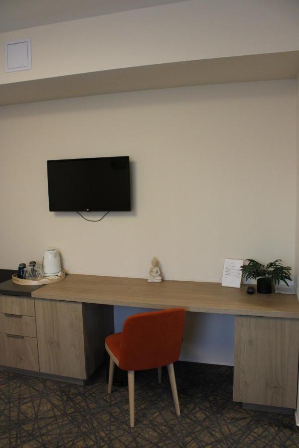 Easy Suites เฮวิซ ภายนอก รูปภาพ