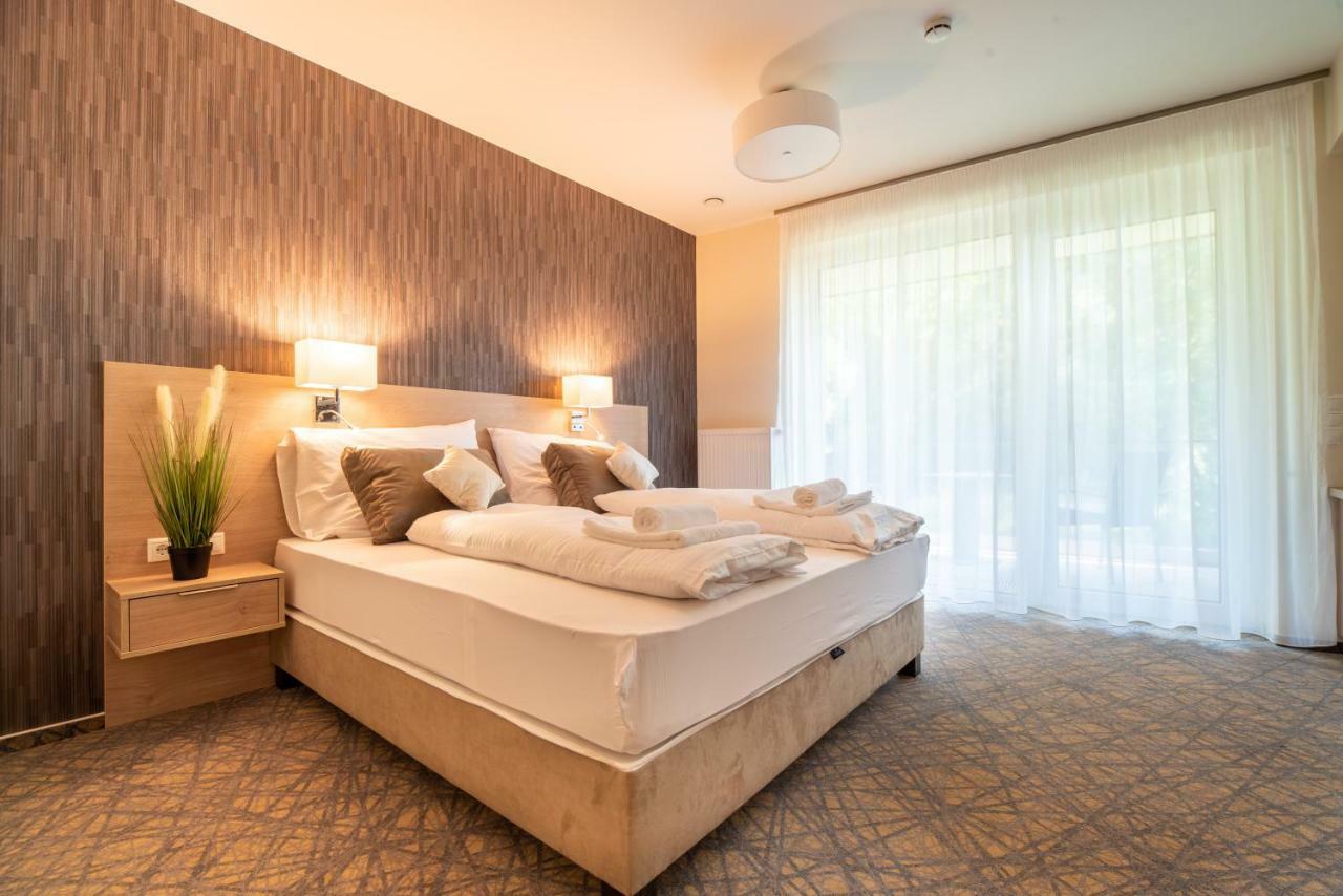 Easy Suites เฮวิซ ภายนอก รูปภาพ