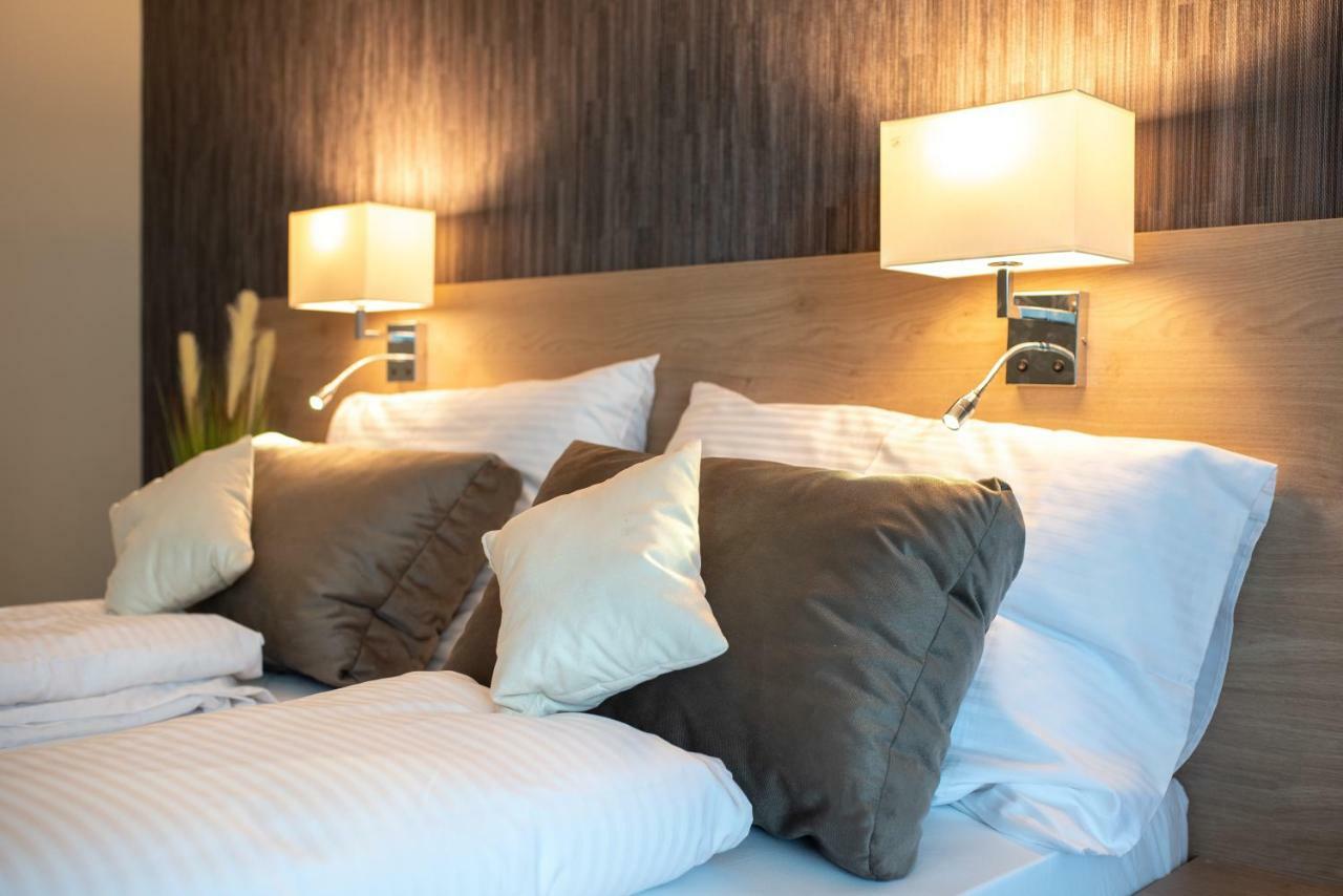 Easy Suites เฮวิซ ภายนอก รูปภาพ