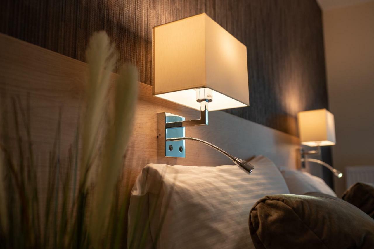 Easy Suites เฮวิซ ภายนอก รูปภาพ