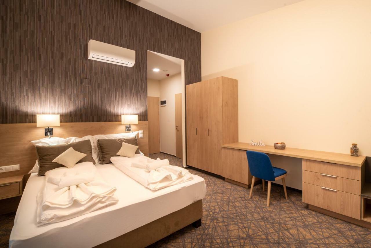 Easy Suites เฮวิซ ภายนอก รูปภาพ