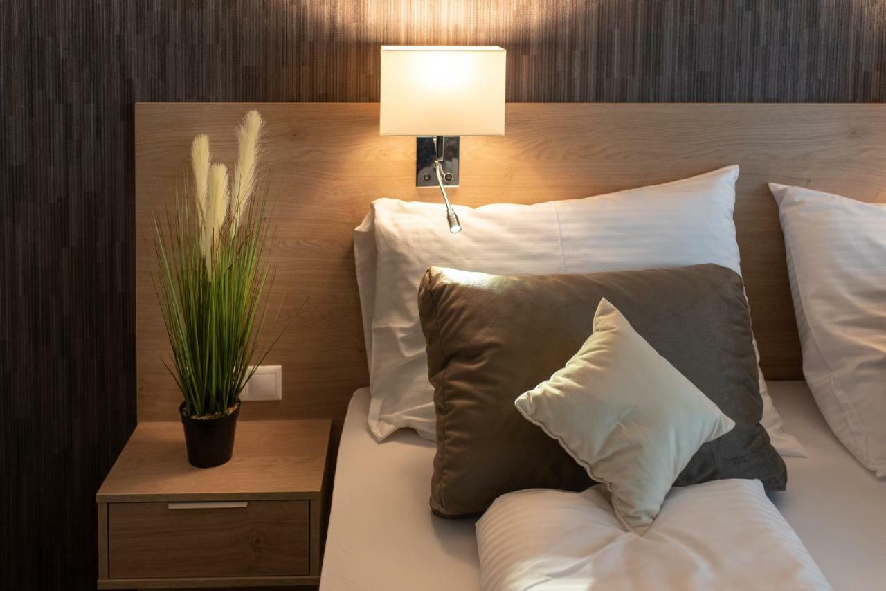 Easy Suites เฮวิซ ภายนอก รูปภาพ