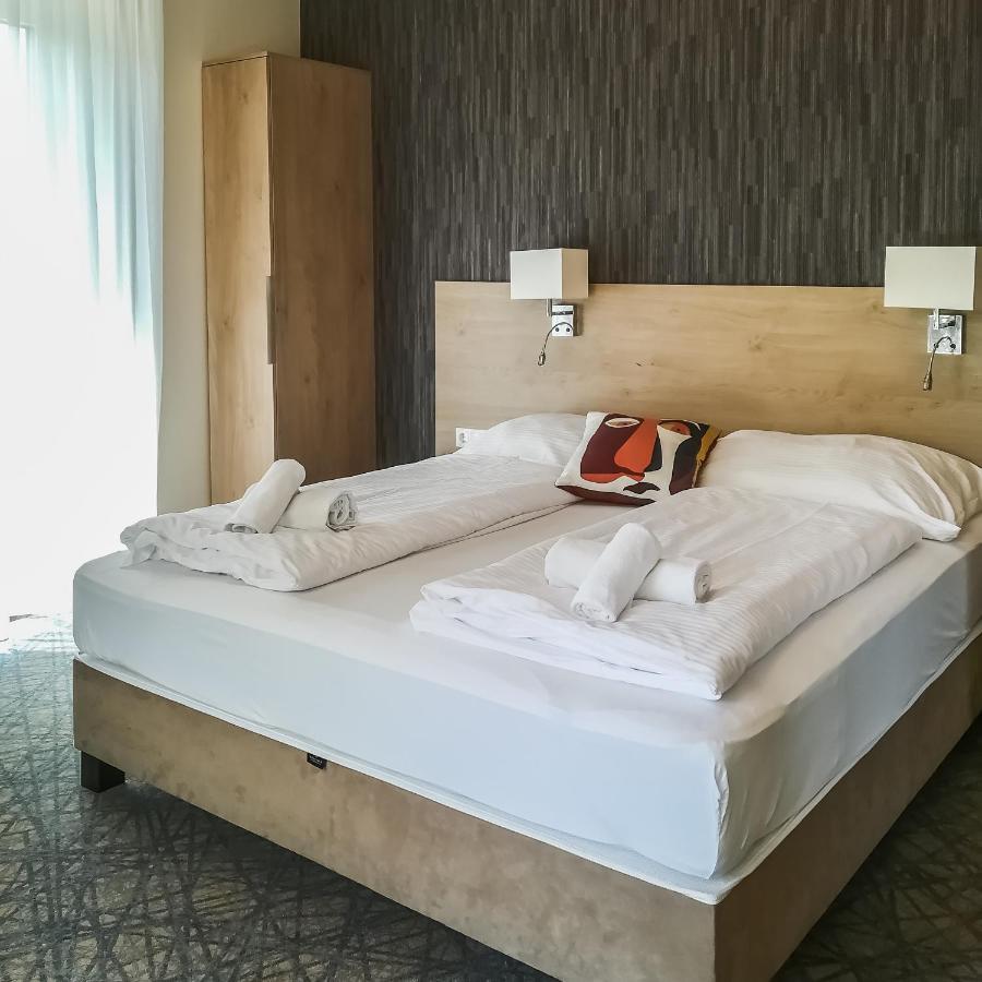 Easy Suites เฮวิซ ภายนอก รูปภาพ